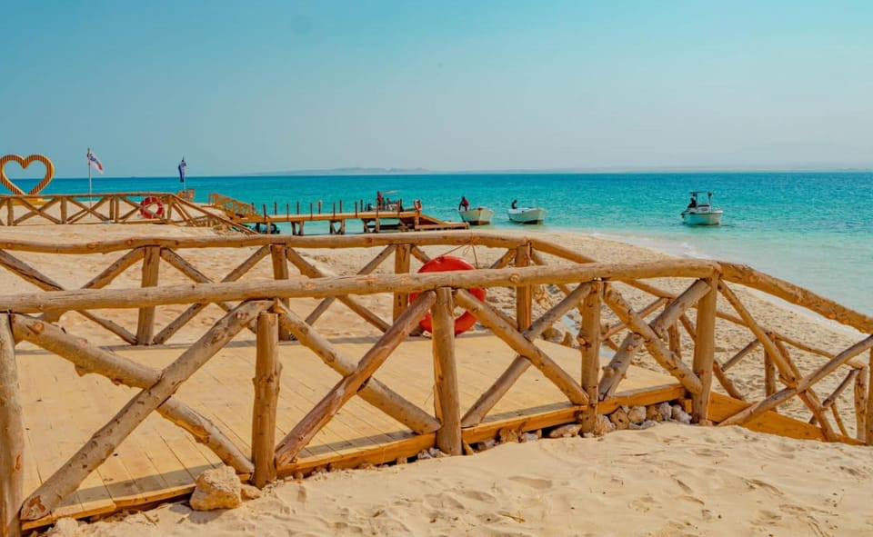 Magawish Island hurghada boat trips with Lunch & Transfers